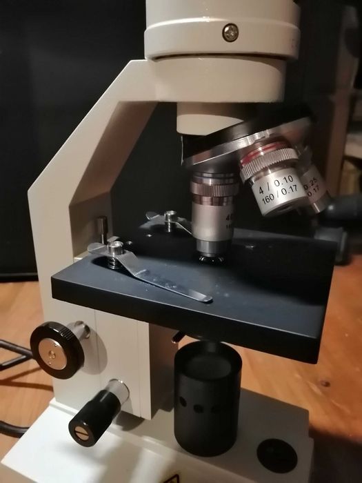 Microscópio Monocular - Modelo FSC 100 - MOTIC64862437158401123