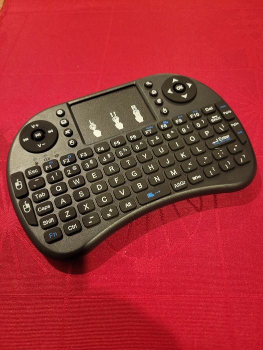 Безпровідна мініклавіатура.