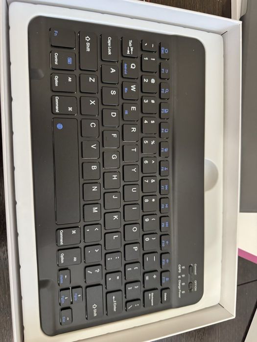 Планшет Besttab A 20 2 в1
