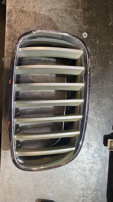 BMW X5 права решітка радіатора 51137171396