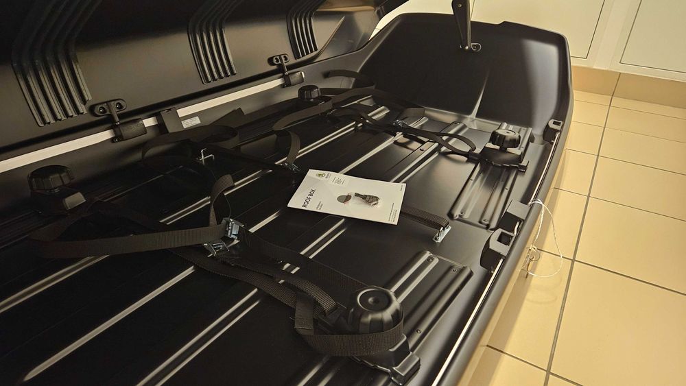 Kufer dachowy Skoda, box otwierany obustronnie 400l, narty do 200 cm