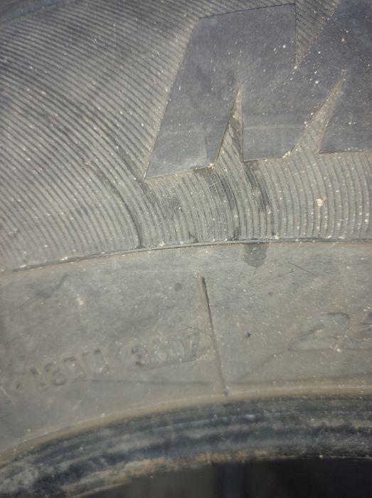 Sprzedam opony 235/75 R15