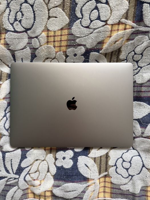 Macbook Pro 16 cali 2019