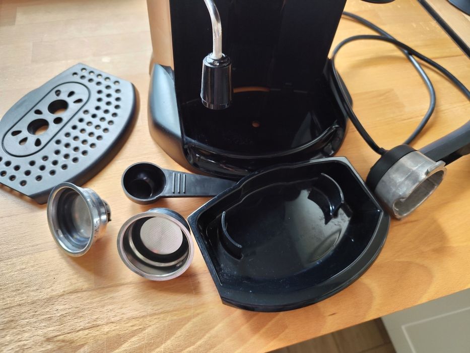Ekspres ciśnieniowy kolbowy DeLonghi 15 bar