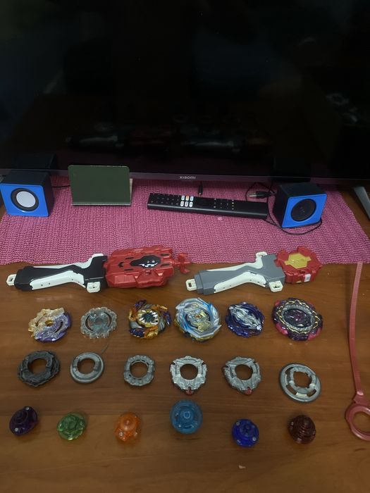 Продам бейблейд очень дешево