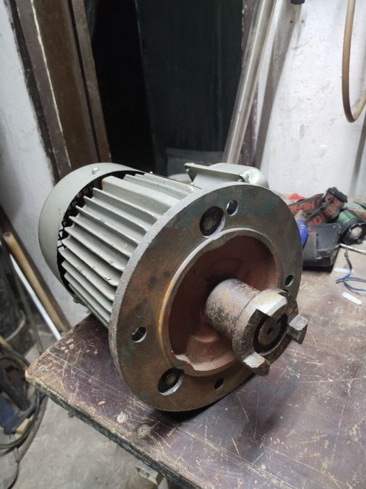 Трифазний електродвигун