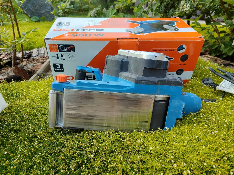 Стрічкова шліфувальна машина Dexter 900 Вт