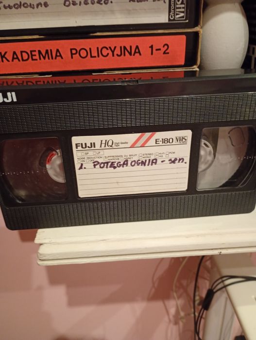 15 kaset VHS nagrane