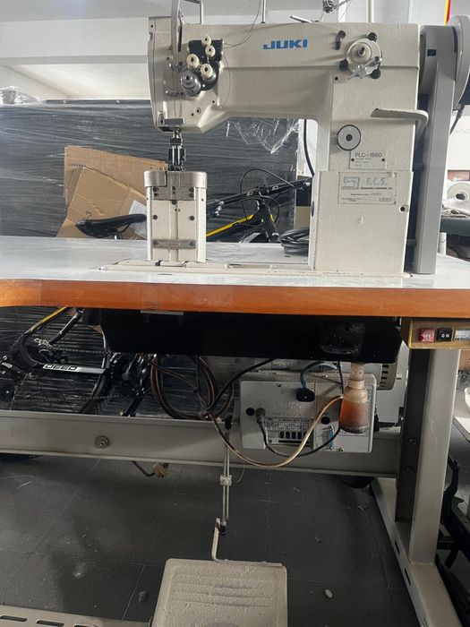 Maquina triplo arrasto  2 agulhas de coluna juki