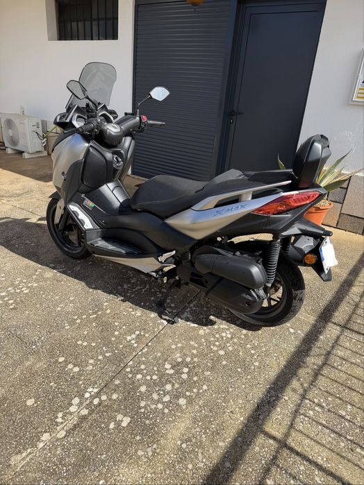 X-MAX 125 troca por carros