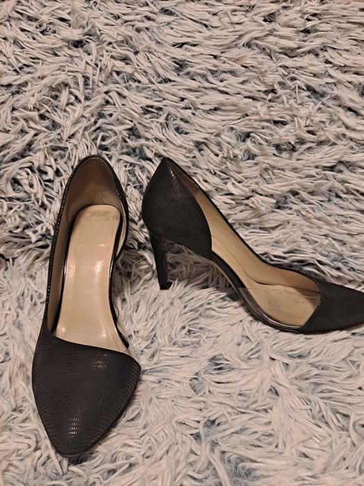 czarne szpilki zgrabne