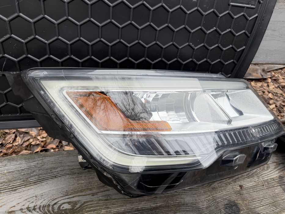 Фара права з Led ДХО Ford Explorer 16-19 14 pin