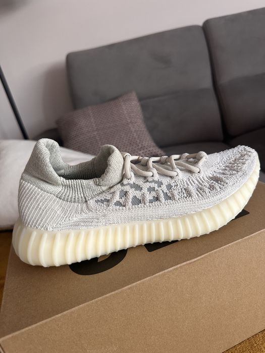 Yeezy 350V2 CMPCT