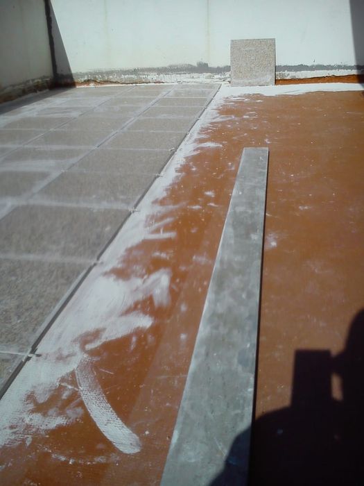 Serviço  de pinturas e ladrilhador