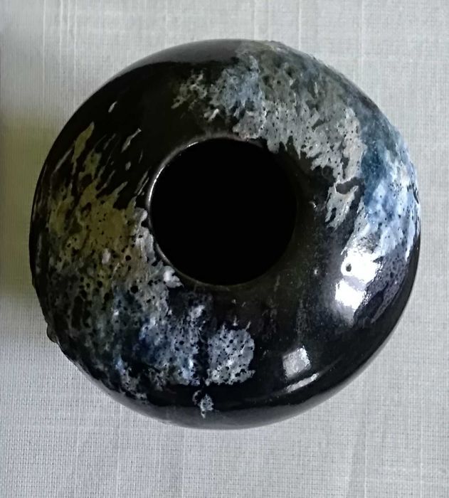 wazonik zdobiony glinka szkliwiony z prl lata 70/80