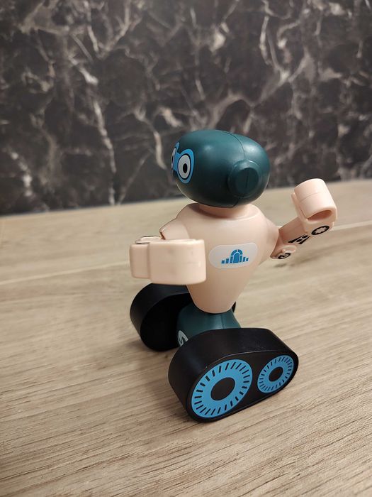 Magnetyczny Robot – Buduj, Rozkładaj i Baw się!