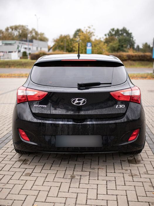 Hyundai I30 Oferuję Państwu fajny i oszczędny samochód o sportowej sylwetce.