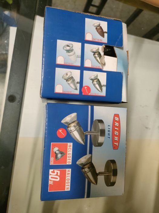 Foco em inox com lâmpadas halogenicas, um par.