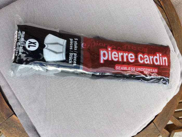 Fabrycznie nowe zapakowane bezszwowe slipy męskie Pierre Cardin