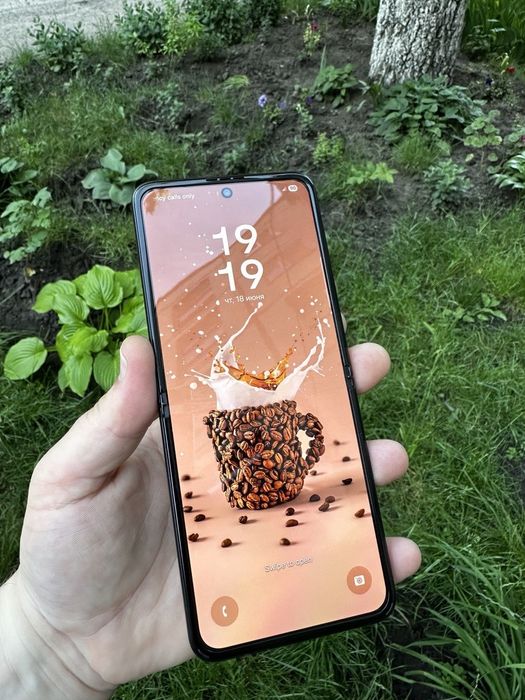 Samsung Galaxy z flip 3 5g