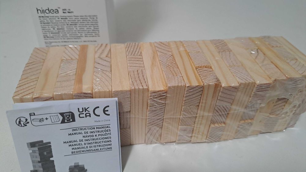 Jenga. Jogo em Madeira. Jogo de perícia, precisão e rapidez. Novo.