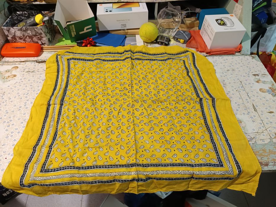 Vendo cachecol amarelo bom estado
