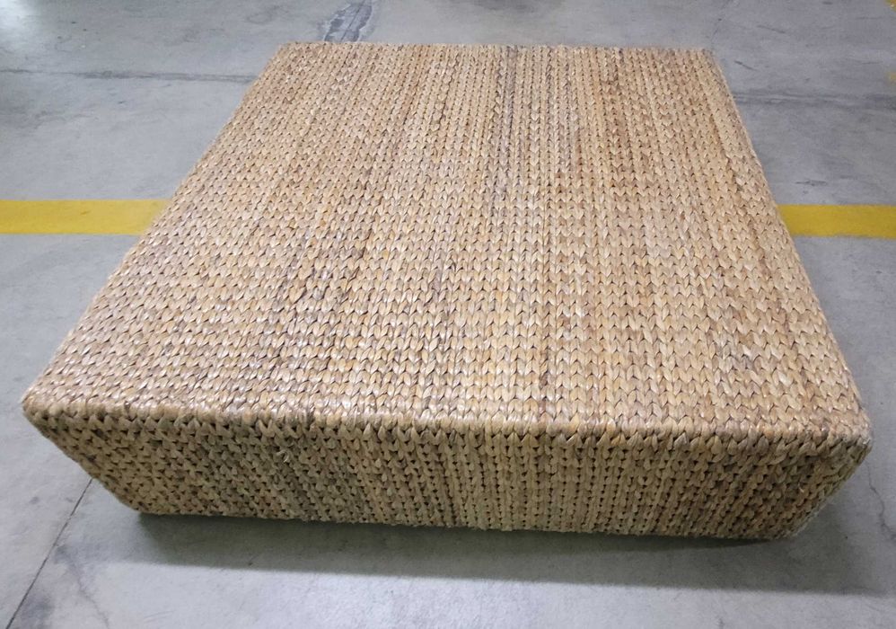 Mesa de centro e aparador em vime trançado
