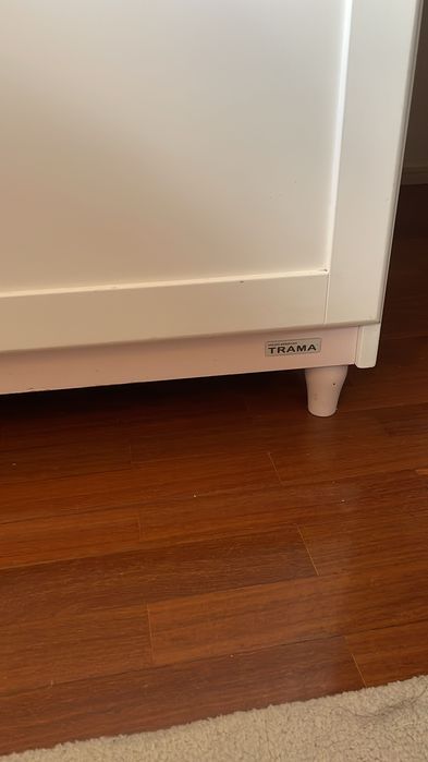 Armário guarda vestidos bebé menina bebecar branco com pormenor rosa