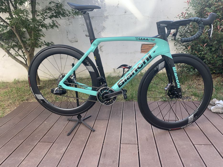 Bianchi oltre xr4 sram red 12v