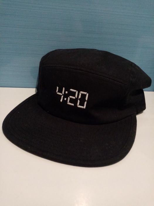 Czapka 4:20 firmy Yupoong The Classic