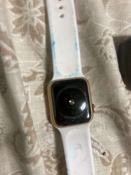 Apple watch SE 40mm.