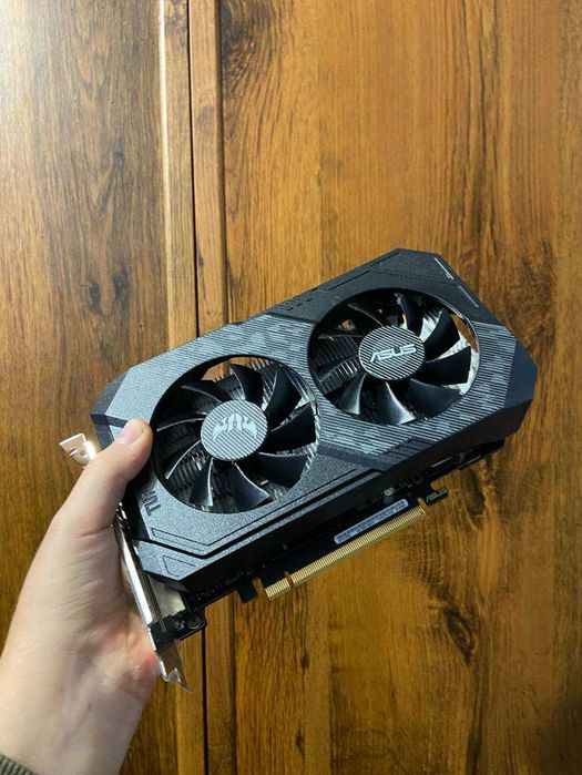 ASUS ВІДЕОКАРТА GTX 1650 (в чудовому стані)