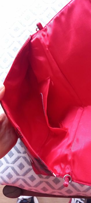 Clutch vintage leve e prática cetim