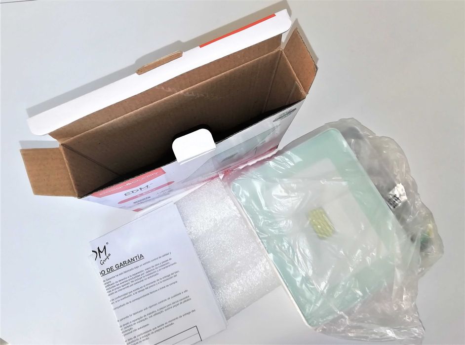 EDM - Projetor Led Extraplano 20w 6400k 1400 Lum - Branco - Novo caixa