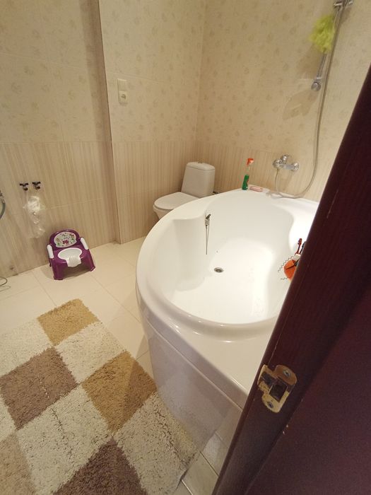 Продам 3-х комнатную квартиру сталинка Индустриальный район 62/42/8 кв.м  4-й этаж 5-ти этажного дома