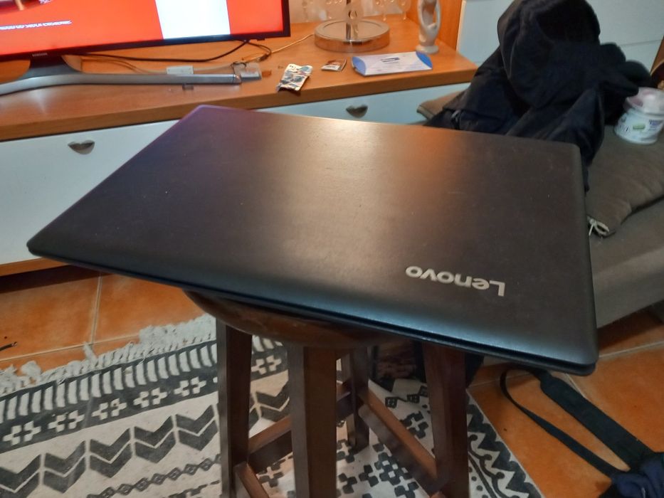 Pc portátil LENOVO