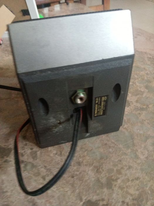 Pequena coluna de som modelo TS-X1 marca Pionner.