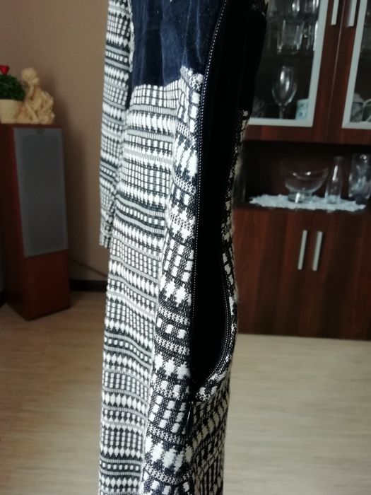 Sukienka czarna, wzory, Zara