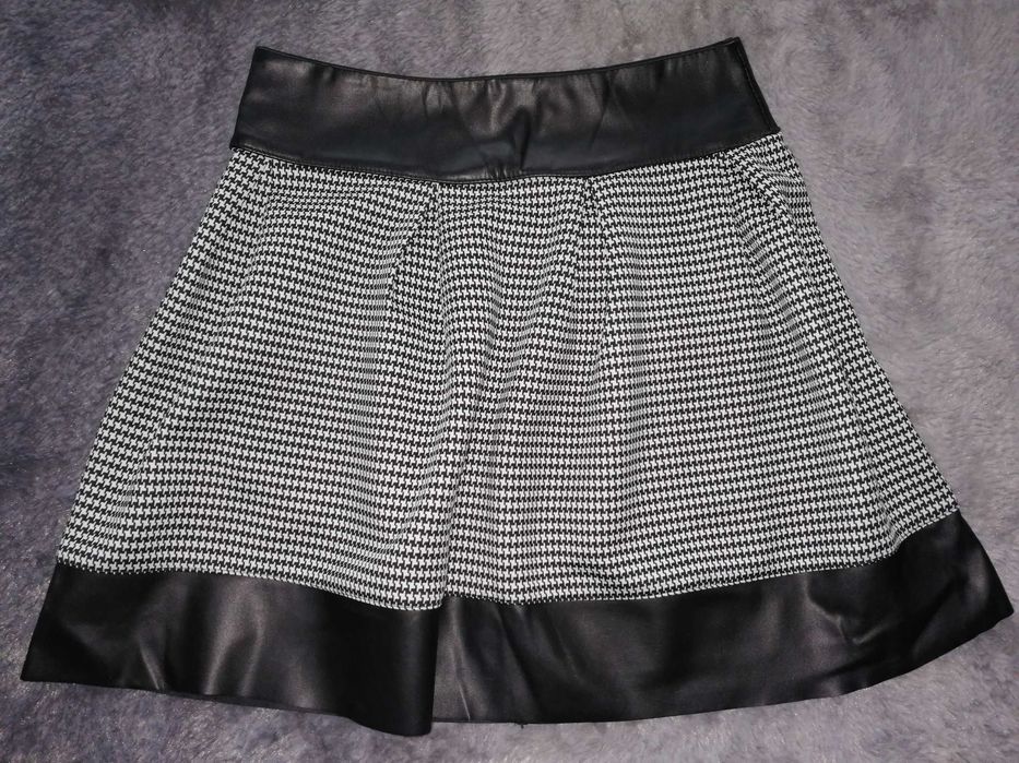 Rozkloszowana spódnica