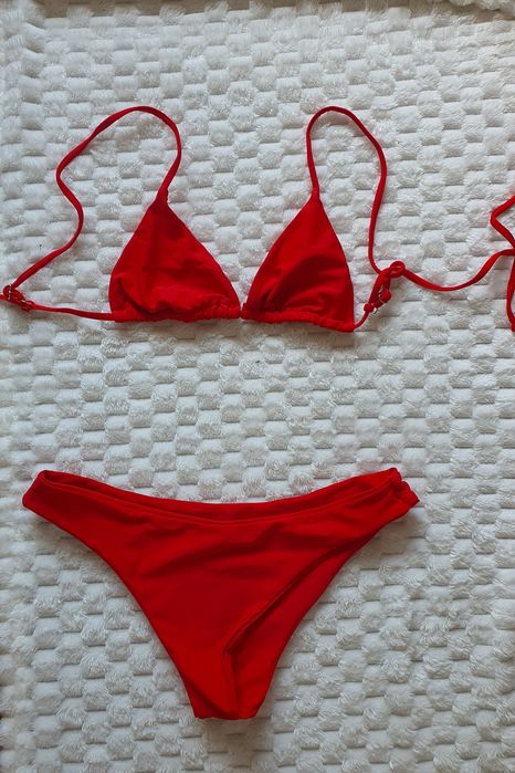 Czerwony strój kąpielowy vintage