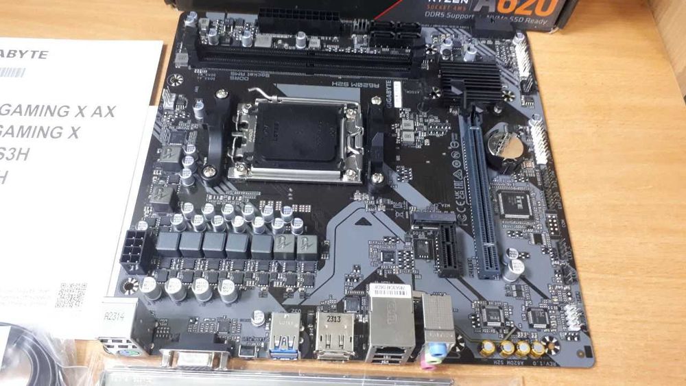 Материнська плата Gigabyte A620M S2H