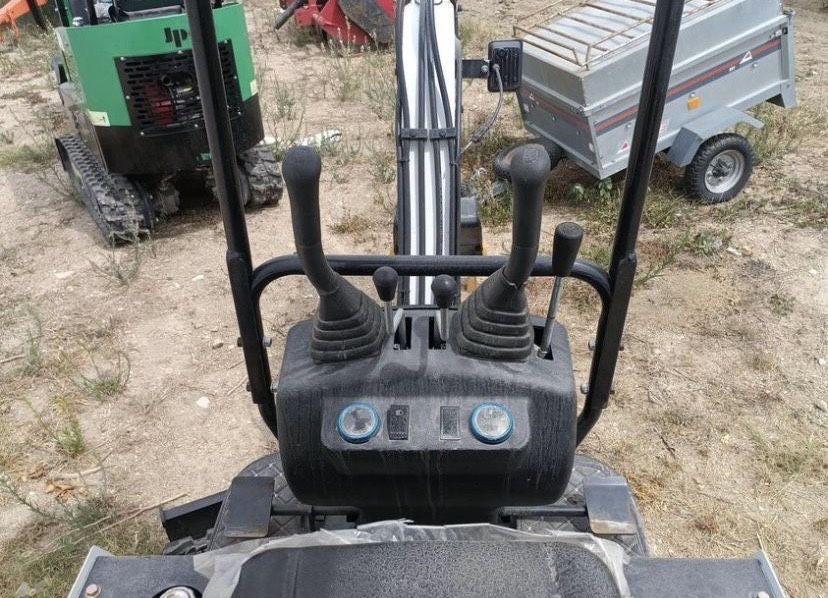 Mini Escavadora NOVA