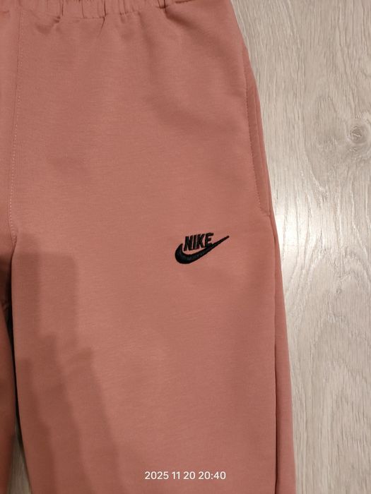 Dres Nike pudrowy róż rozmiar S