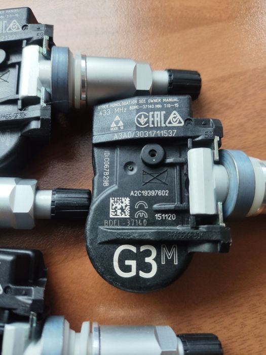 Nowe świeże 4x czujniki ciśnienia kole tpms Mazda 3 B CX-30 2019- 2025