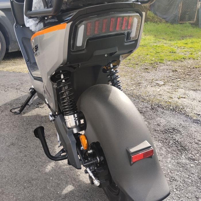 Scooter voutrish Azores X1