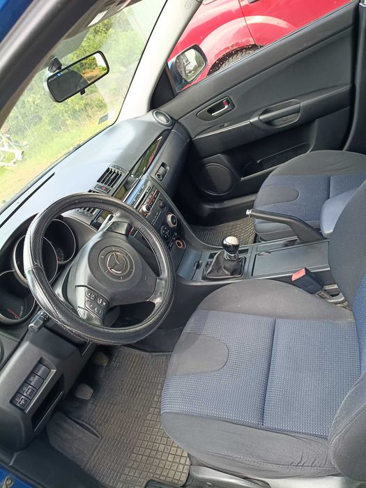 Mazda 3 uszkodzona