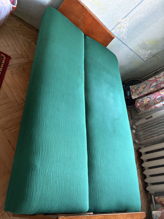 Віддамо безкоштовно диван