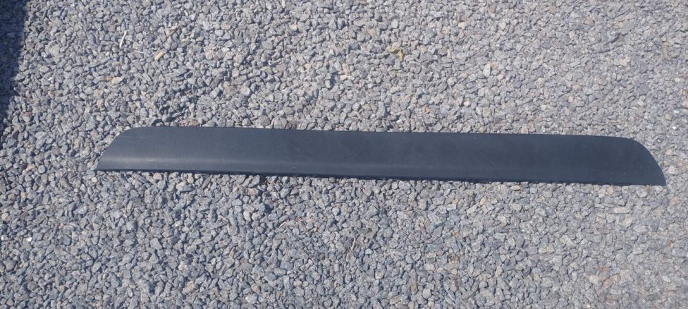 Молдинг нижній кришки багажника Toyota RAV4 7680242140