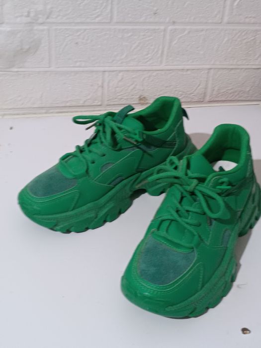 Кросівки BESTELLE  38 розмір