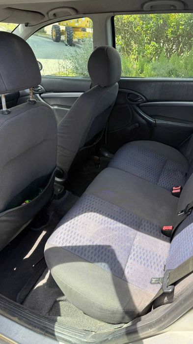 Ford Focus 5 lugares
